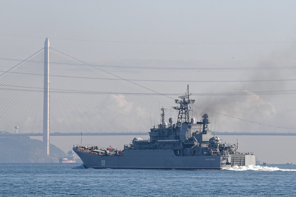 Russia rules Black Sea but amphibious assault risky, experts say