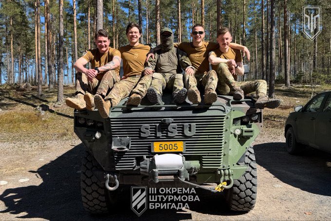 Ukrainian FPV drone operators share combat tactics with Finnish forces