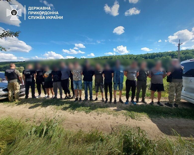 17 “tourists” detained in Vinnytsia region attempting to flee to Moldova