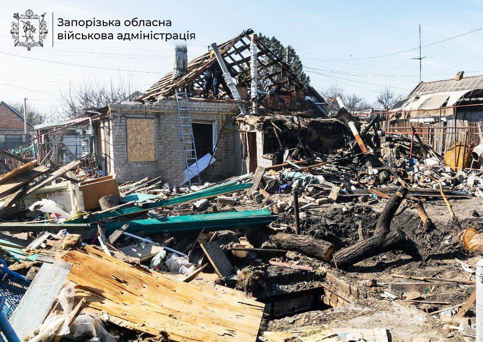Putin’s forces bomb Zaporizhzhia homes, civilians trapped under rubble
