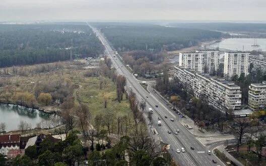 Russian missile fragments fell in two Kyiv districts, damage reported