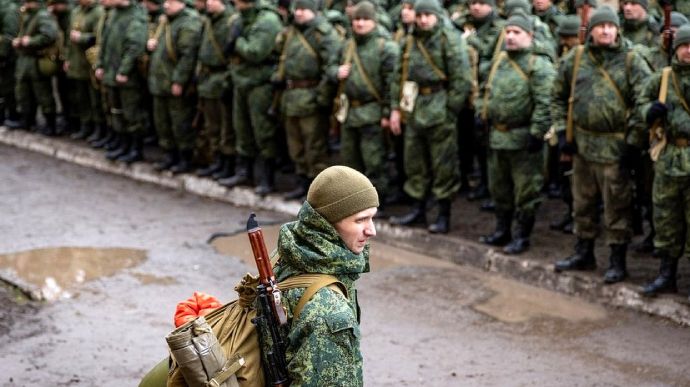 Russia’s 17 airstrikes, 200 artillery attacks fail to dislodge Ukraine in Kursk