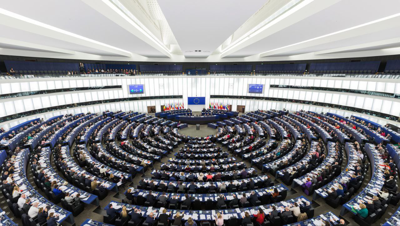 European Parliament votes to lift Ukraine weapons restrictions on Russia