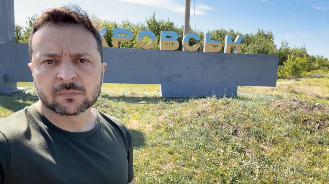 Zelenskyiy visits Donetsk region with Syrskyi and General Hnatov