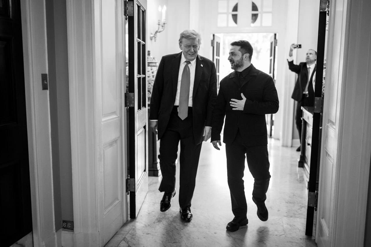 White House seeks peace with a photo