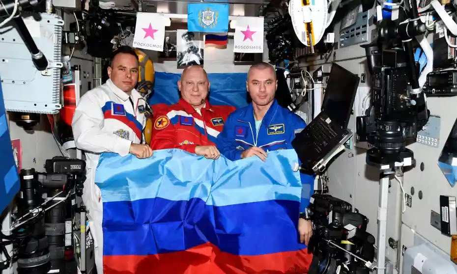 Russia displays LPR flag on ISS; Ukraine calls for exclusion from space programs
