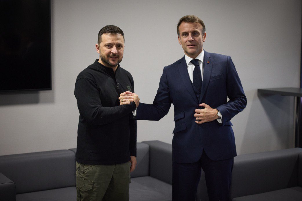 Macron: Ukraine Alone Can Negotiate Its Own Territories