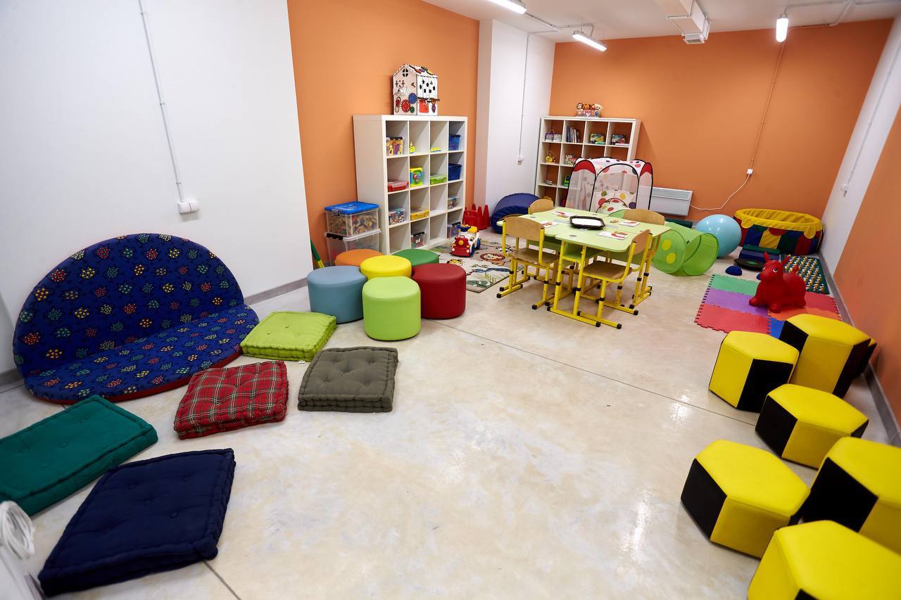 Kharkiv children dream of real school amid war