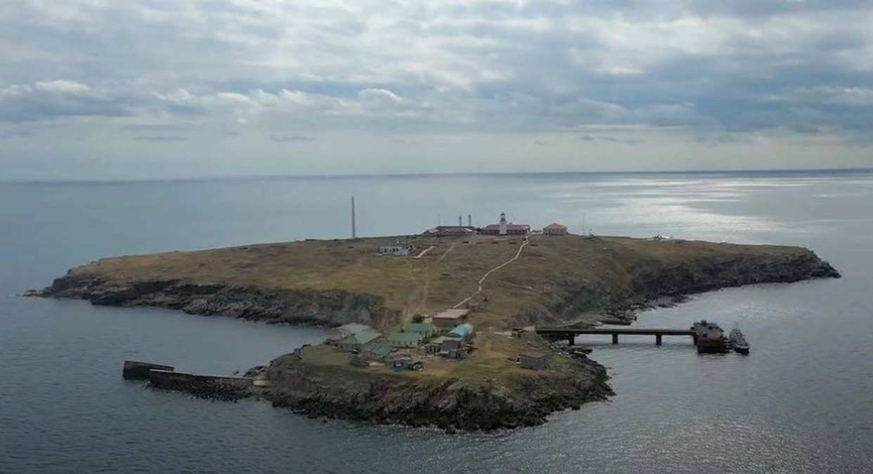 AFU: Russians struck Snake Island, fighting remnants of equipment