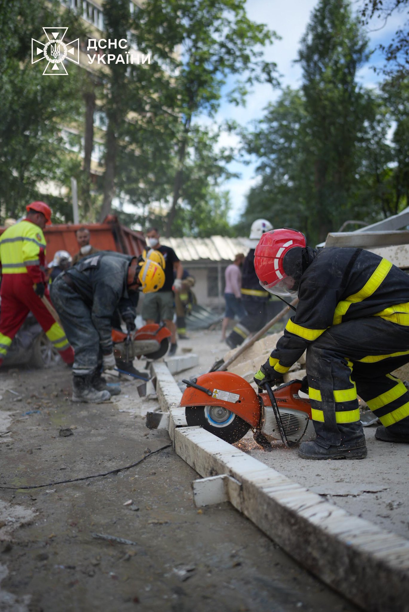 33 killed and 140 injured by missile strike in Ukraine