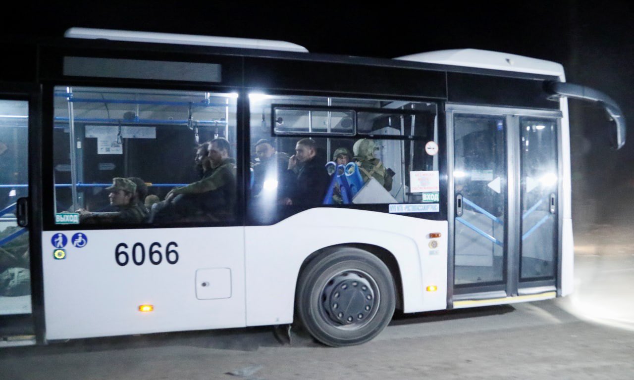 Reuters photos: Ukrainian fighters leave Azovstal