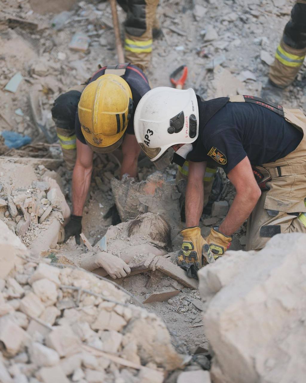 Bodies found after collapse in Kyiv, death toll rises