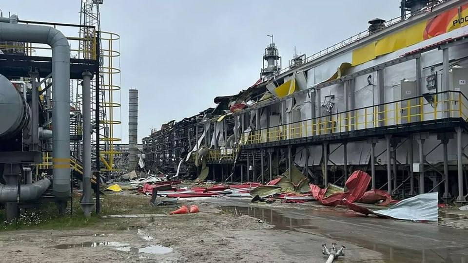 Rosneft gas field explosion in Yamal: one dead, seven injured.