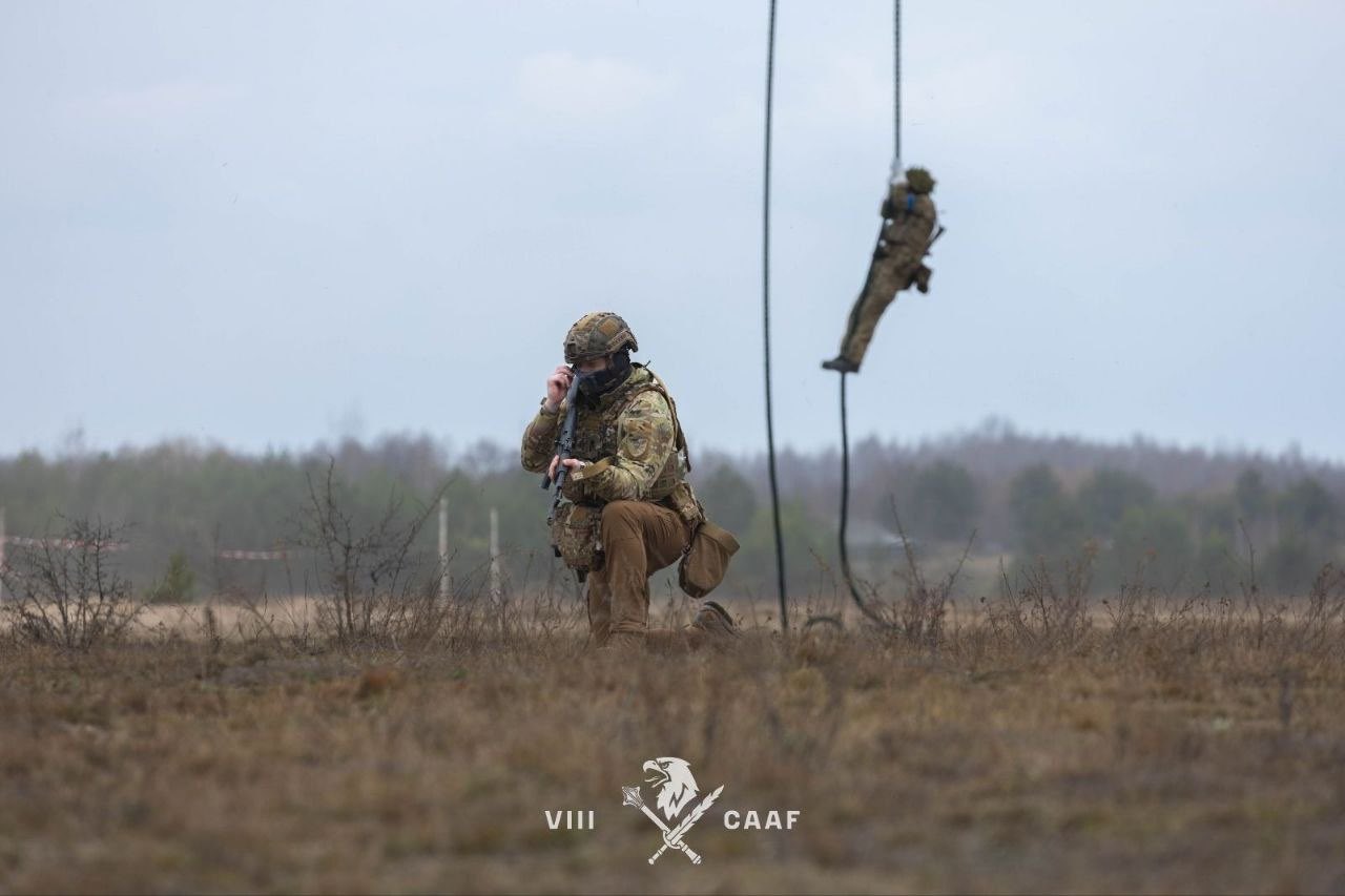 68th Jaeger Brigade Completes Rappelling and First Parachute Jumps