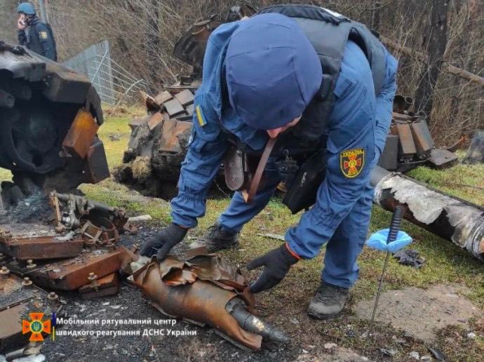 Experts neutralize 197 explosives in Kyiv region