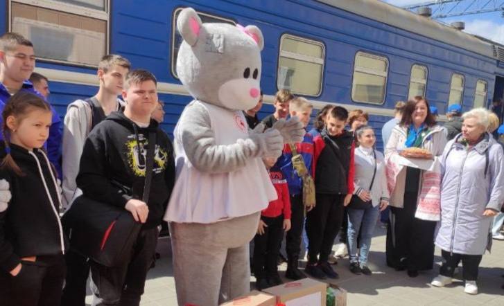 Lukashenko transfers and indoctrinates Ukrainian children