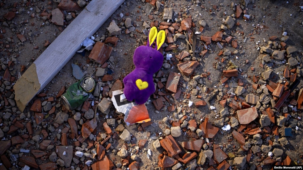 Russian troops shoot at buses evacuating children from Donetsk, Ukraine