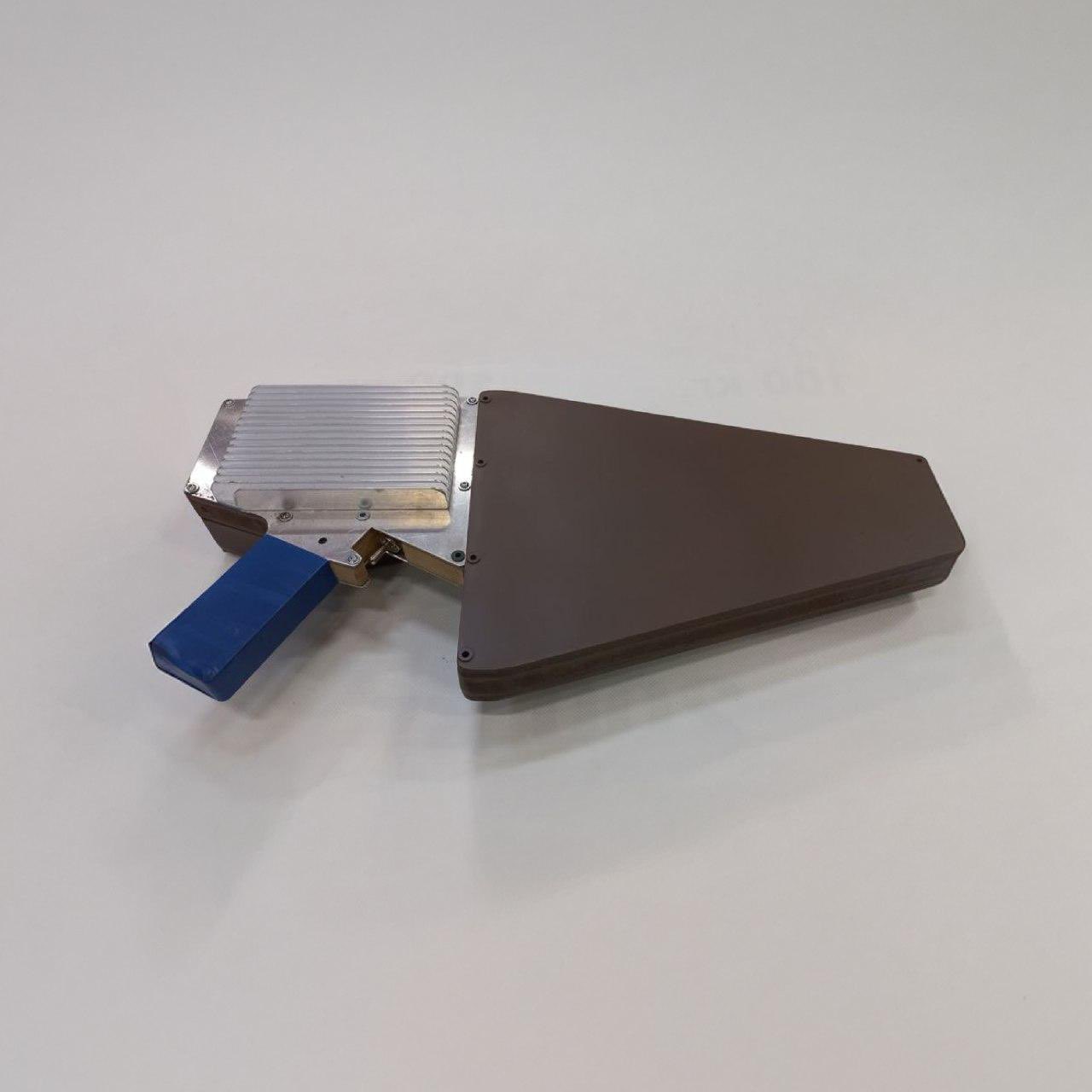 Ukrainian anti-drone pistol blocks control signals