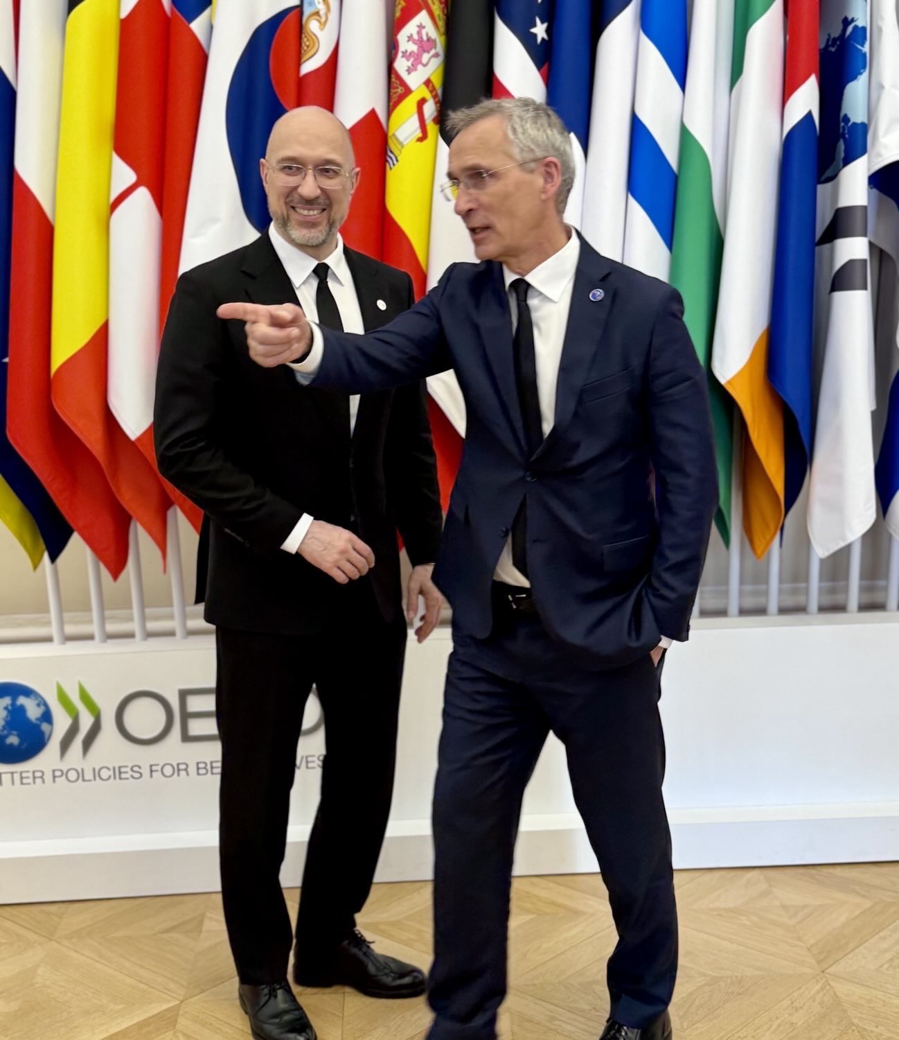 Norway stands with Ukraine: Stoltenberg and Shmyhal discuss aid in Paris