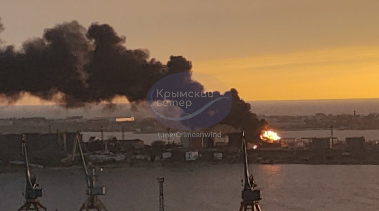 Fire Continues at Sevastopol Oil Depot After Ukrainian Attack