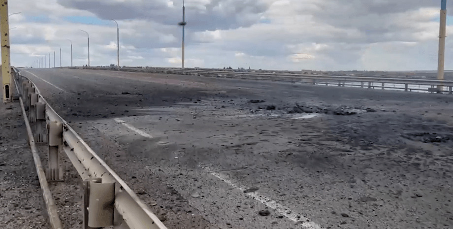 Ukrainian forces destroyed last bridge moving Russian equipment to Kherson region