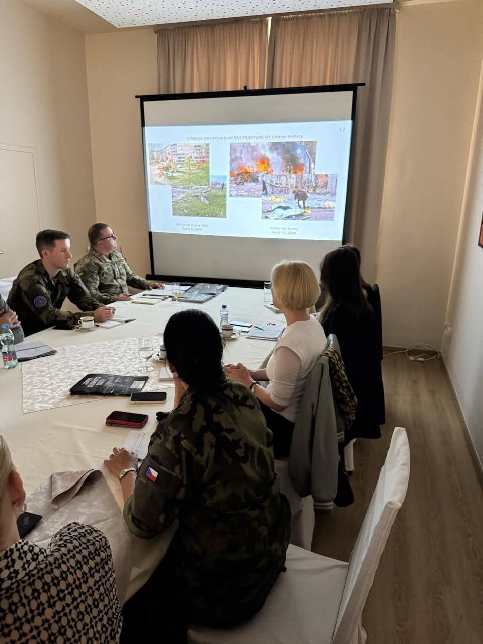 Ukrainian delegation shares communication experience in Prague