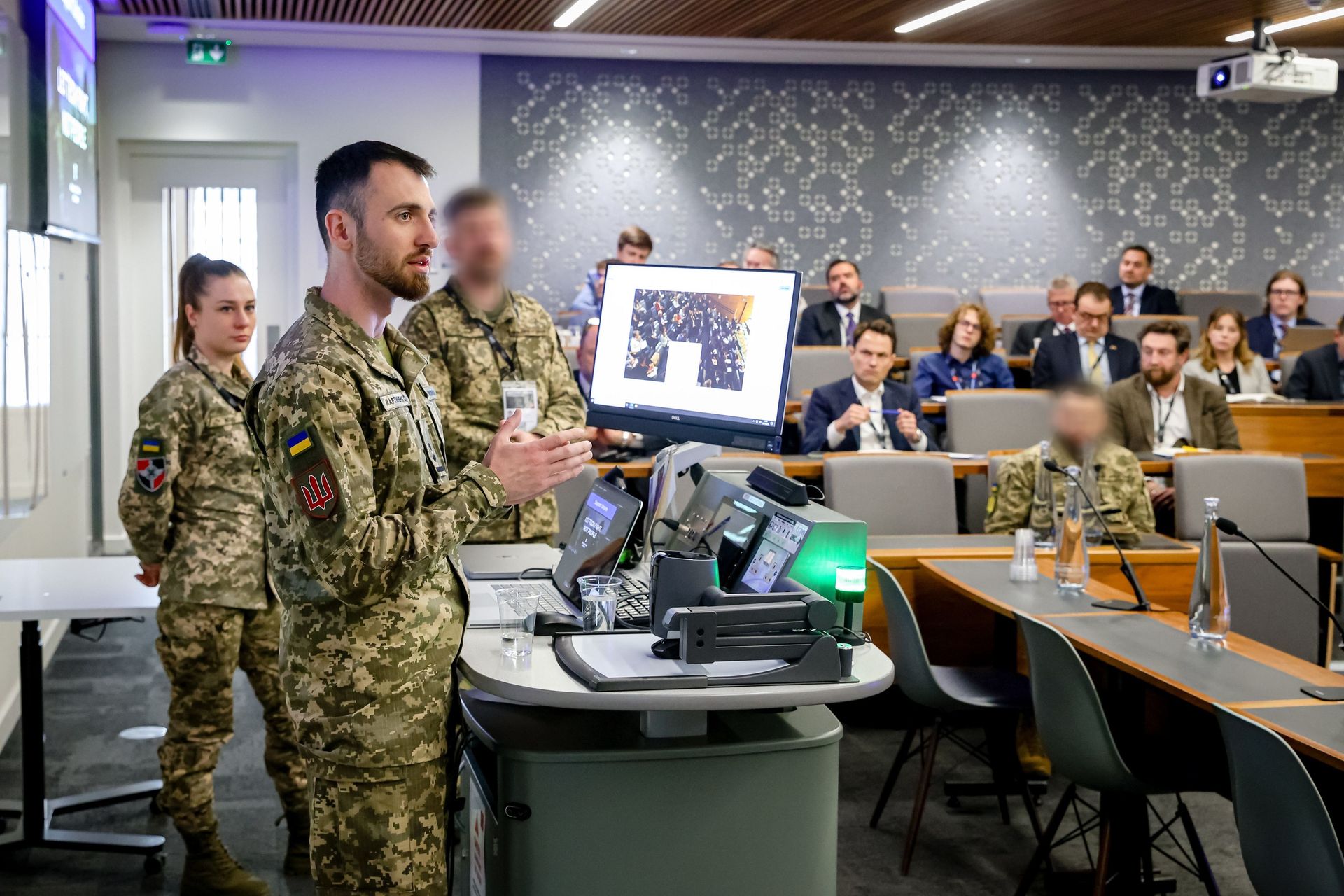 Enemy equipment detected in 2 seconds: DELTA and Avengers