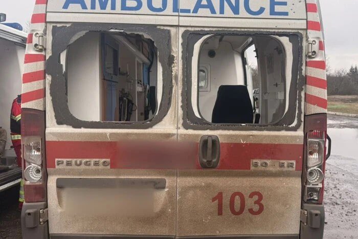 Kharkiv: an ambulance hit, injured
