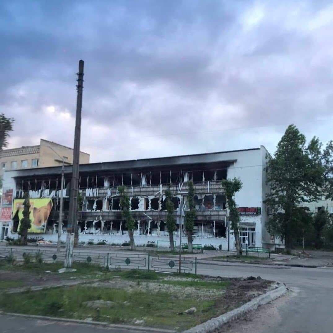 Russia shells Severodonetsk, 12-13,000 civilians hide in basements