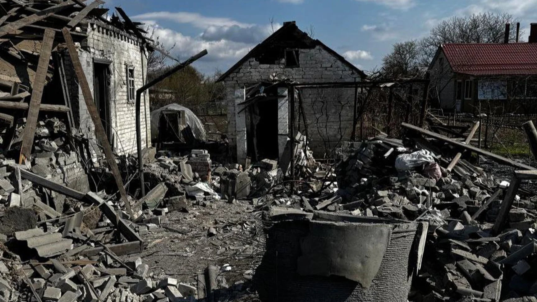 Two killed, two wounded in Russian shelling in Donetsk