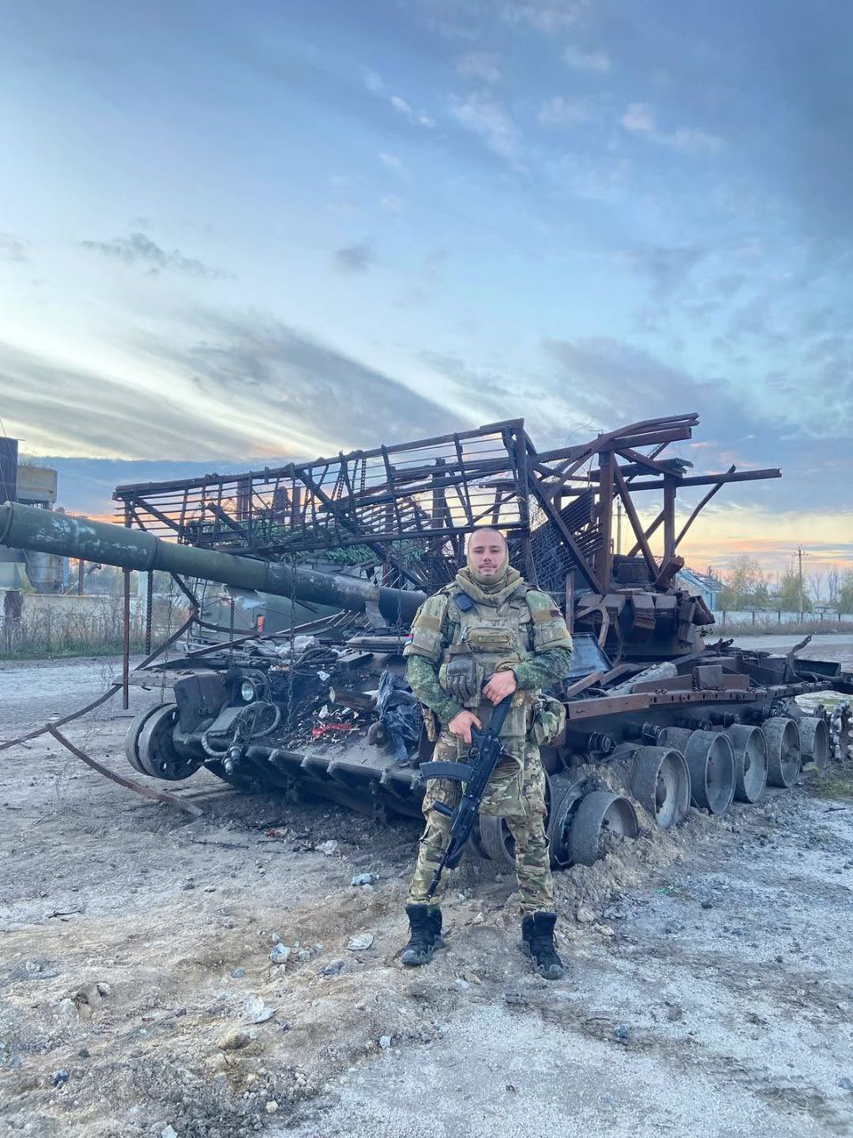 Destroyed Russian T-80BV tank in Donetsk oblast