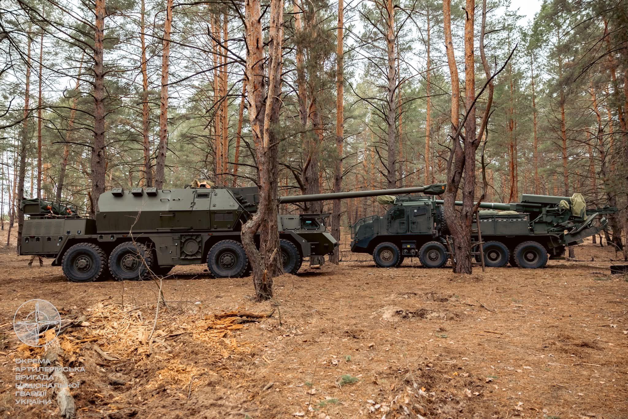 Slovak 155mm self-propelled howitzer Zuzana 2 and Ukrainian 155mm 2S22 Bohdana