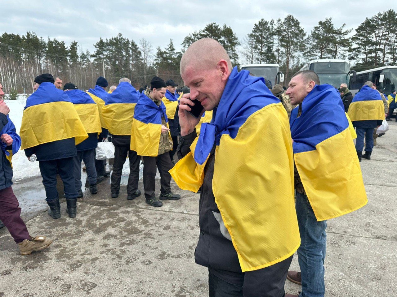300 soldiers return from Russian captivity