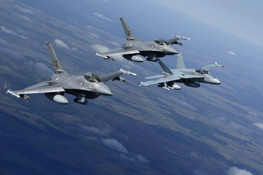 Ukraine to base some F-16s at foreign airfields for safety