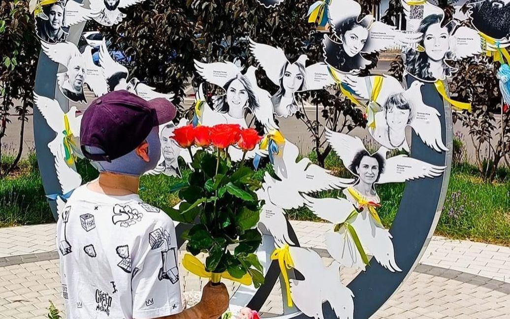 Vinnytsia strike survivor Roman revisits site, meets Pope Francis