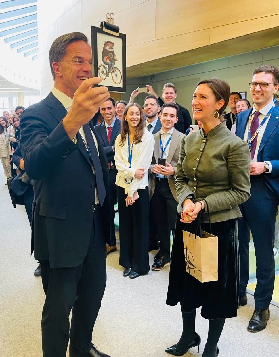 Rutte rejoint NAFO pour lutter contre la propagande russe