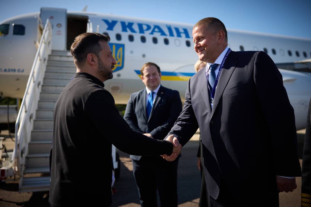 Zelenskyy arrives in UK greeted by ambassador Zaluzhnyi