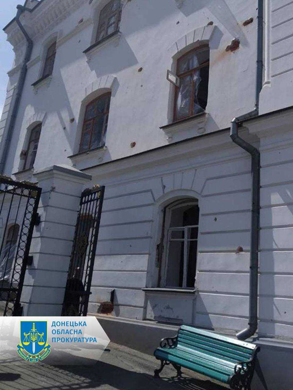 Two missile explosions at Sviatohirsk Lavra during prayer wound 7, 300 refugees