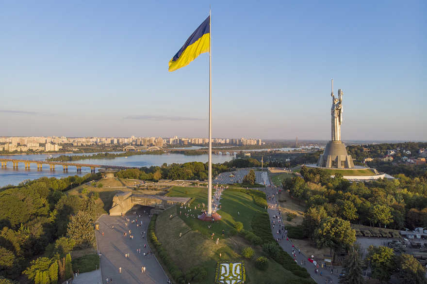 Tears, pain, pride on Ukrainian National Flag Day