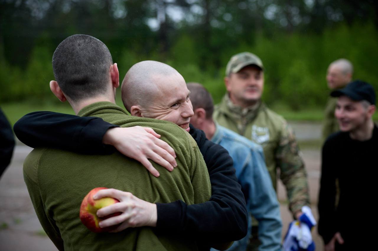 Ukraine frees 205 POWs in 1:1 swap with Russia