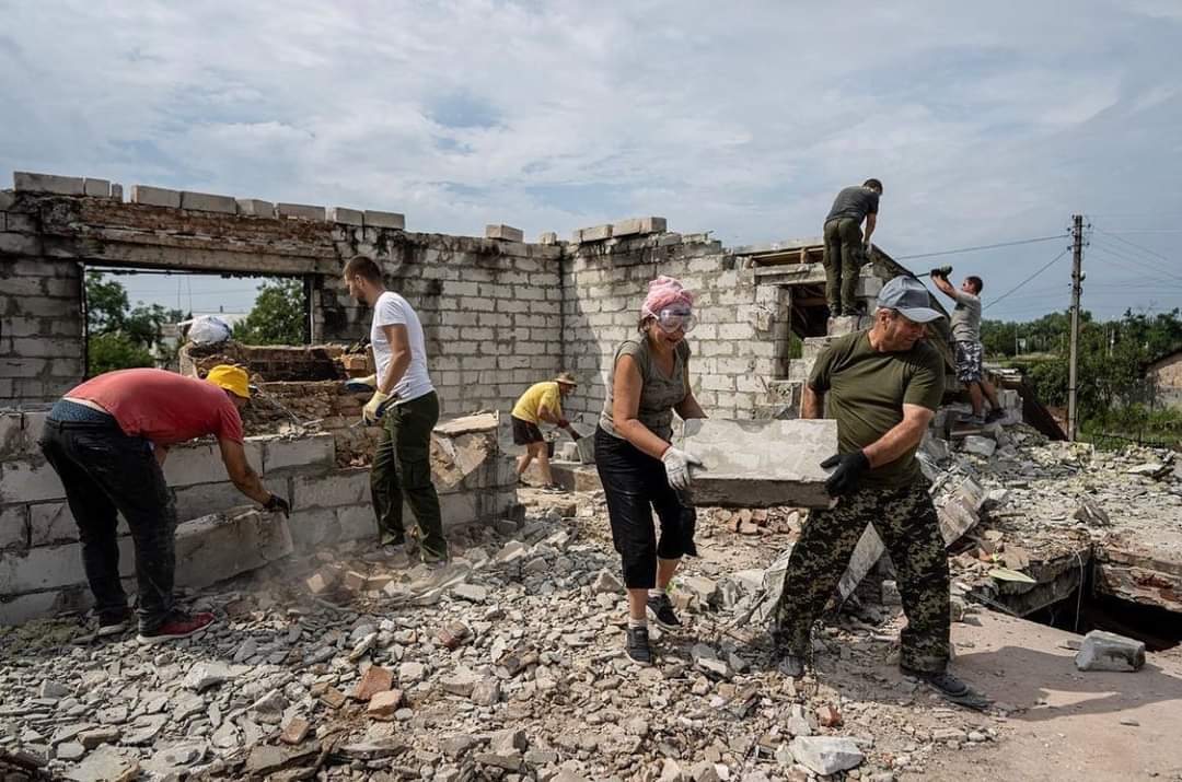 Novoselivka rebuilds with volunteer help after Russian attacks