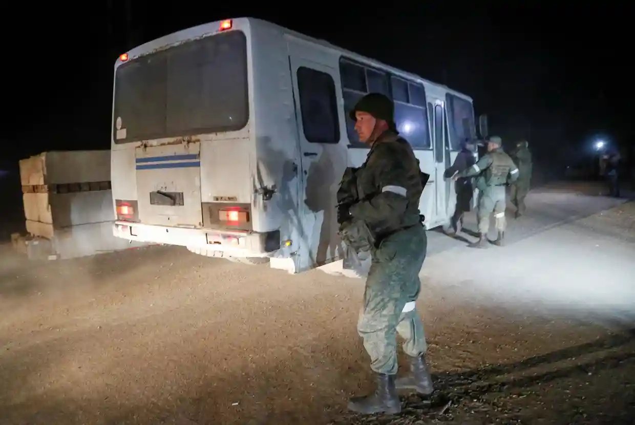Evacuation of Azovstal soldiers from Mariupol