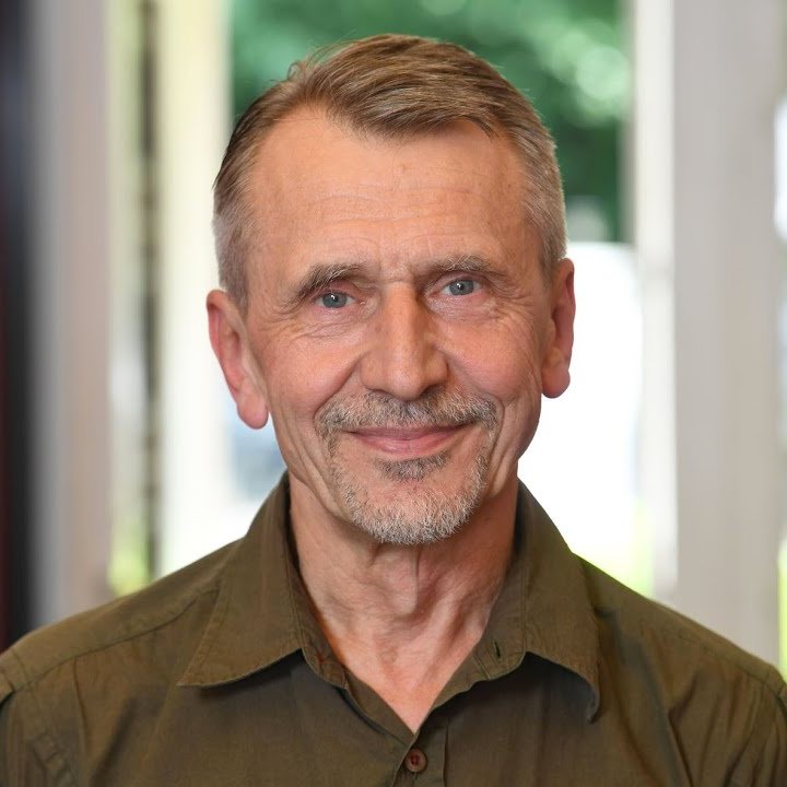 Ukrainian Writer Donates Prize Money to Support Army