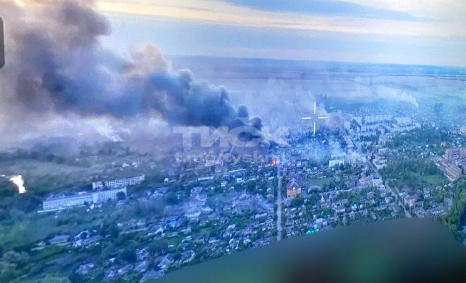 Russia razes Vovchansk in Kharkiv attack, demands surrender