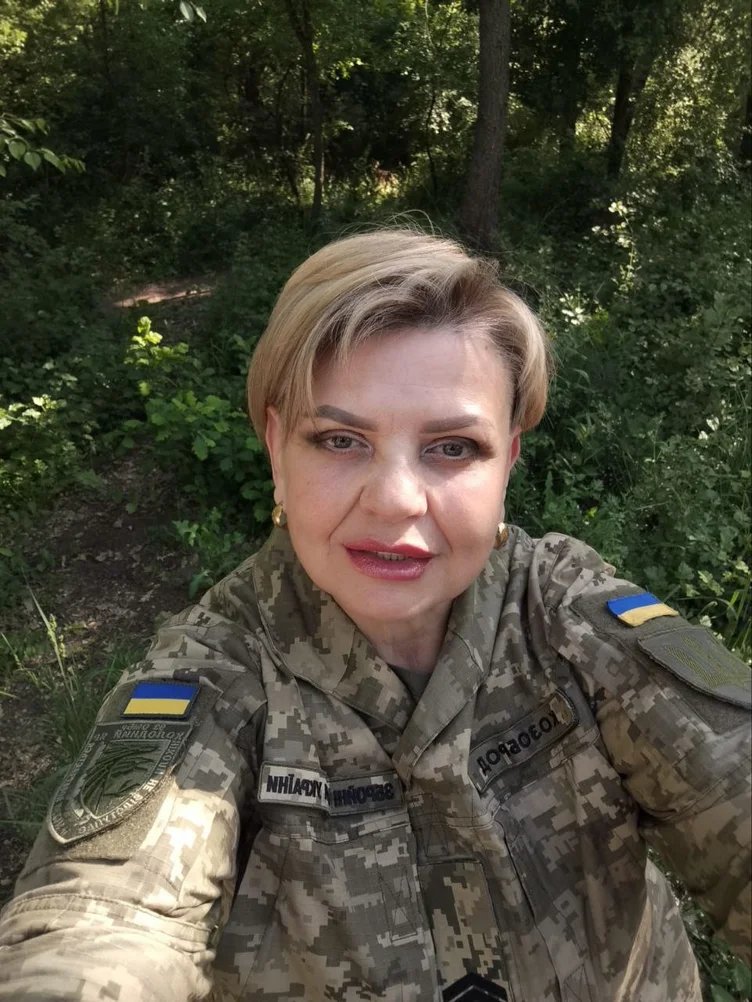 56-year-old music teacher joins army to stand with daughter