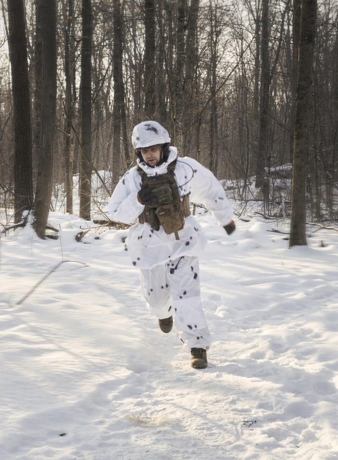 Ukrainian soldiers survive -25°C in frozen Sumy trenches