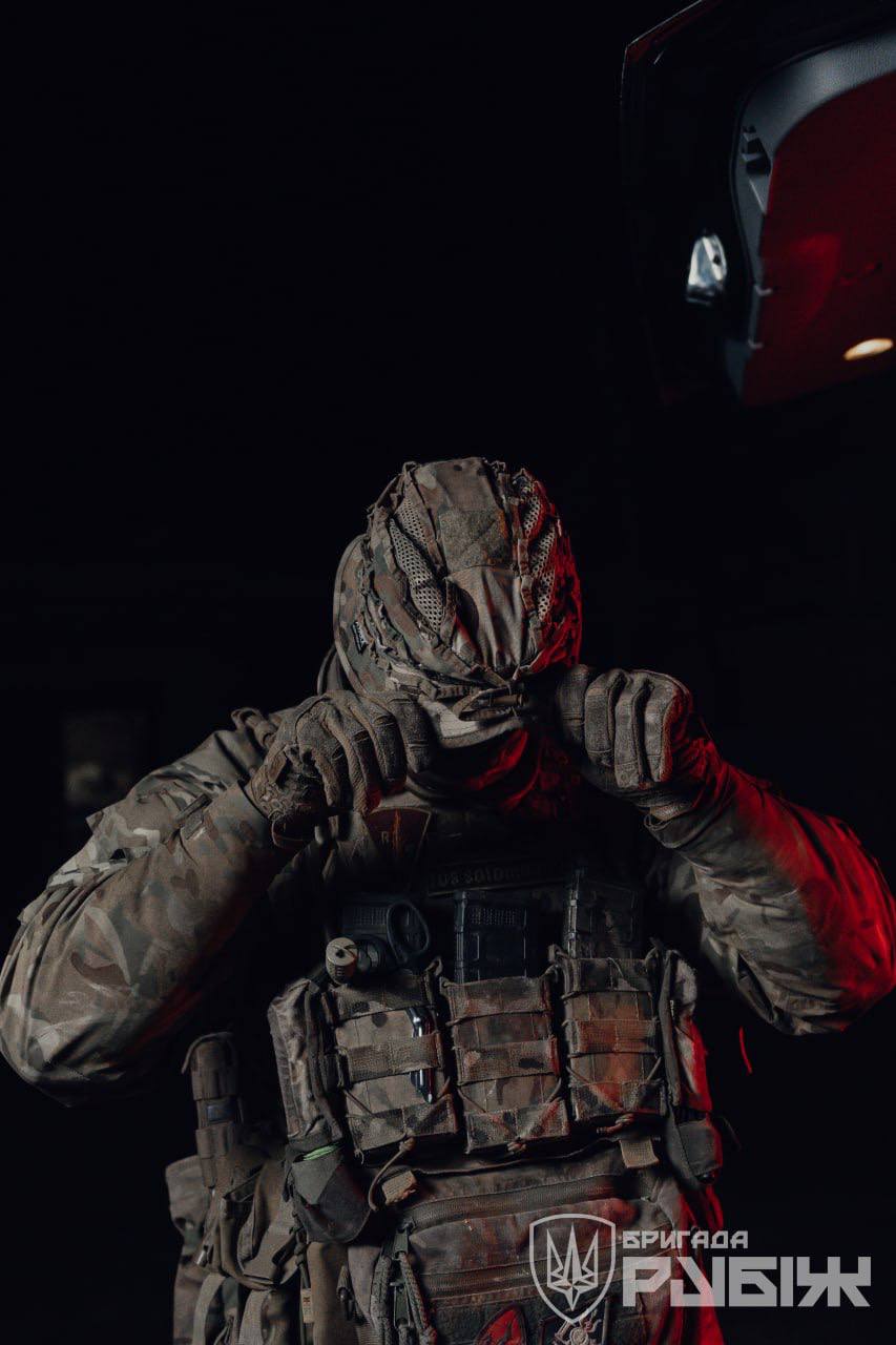 Ukrainian military intelligence operating under cover of night