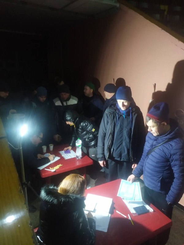 First Mariupol evacuees arrive in Zaporizhzhia by car