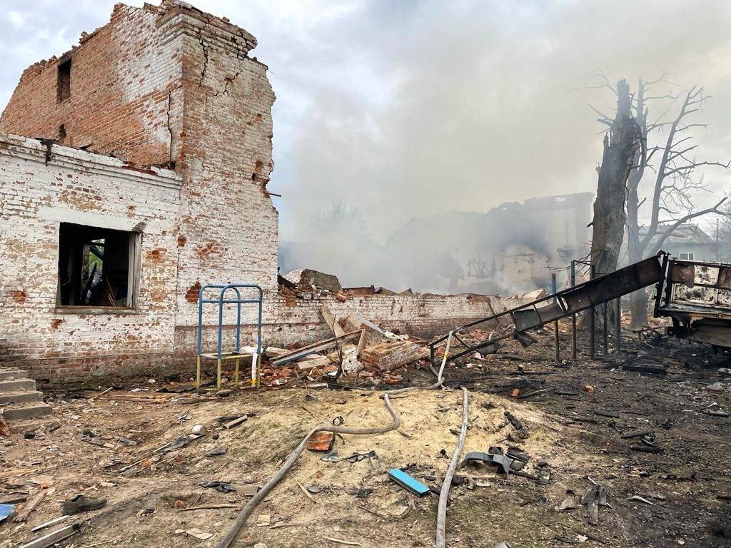 Russian airstrike hits school in Novhorod-Siverskyi, Chernihiv Oblast, causing casualties