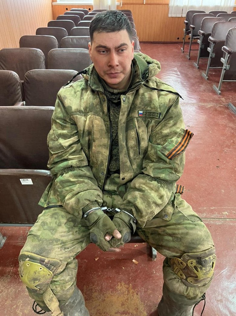 Russians beg Ukrainian police for fuel